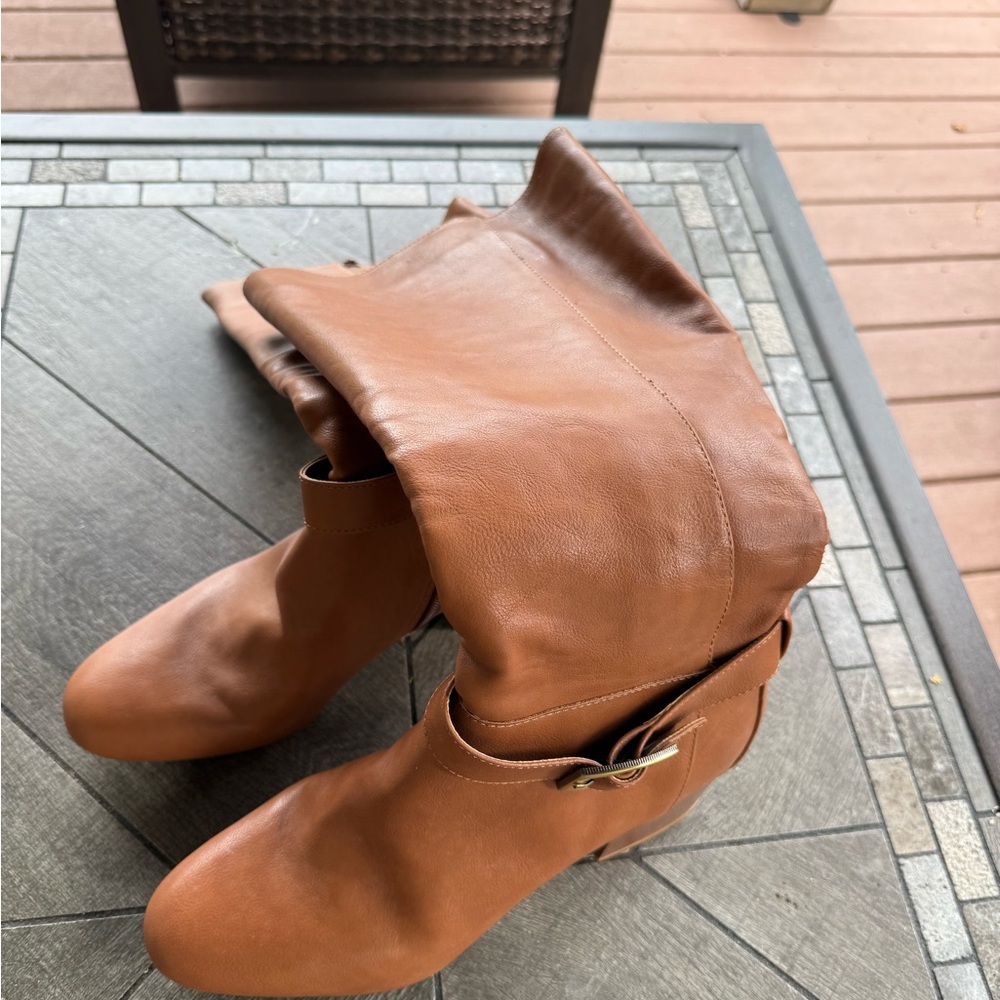 Aerosol size 10 boots